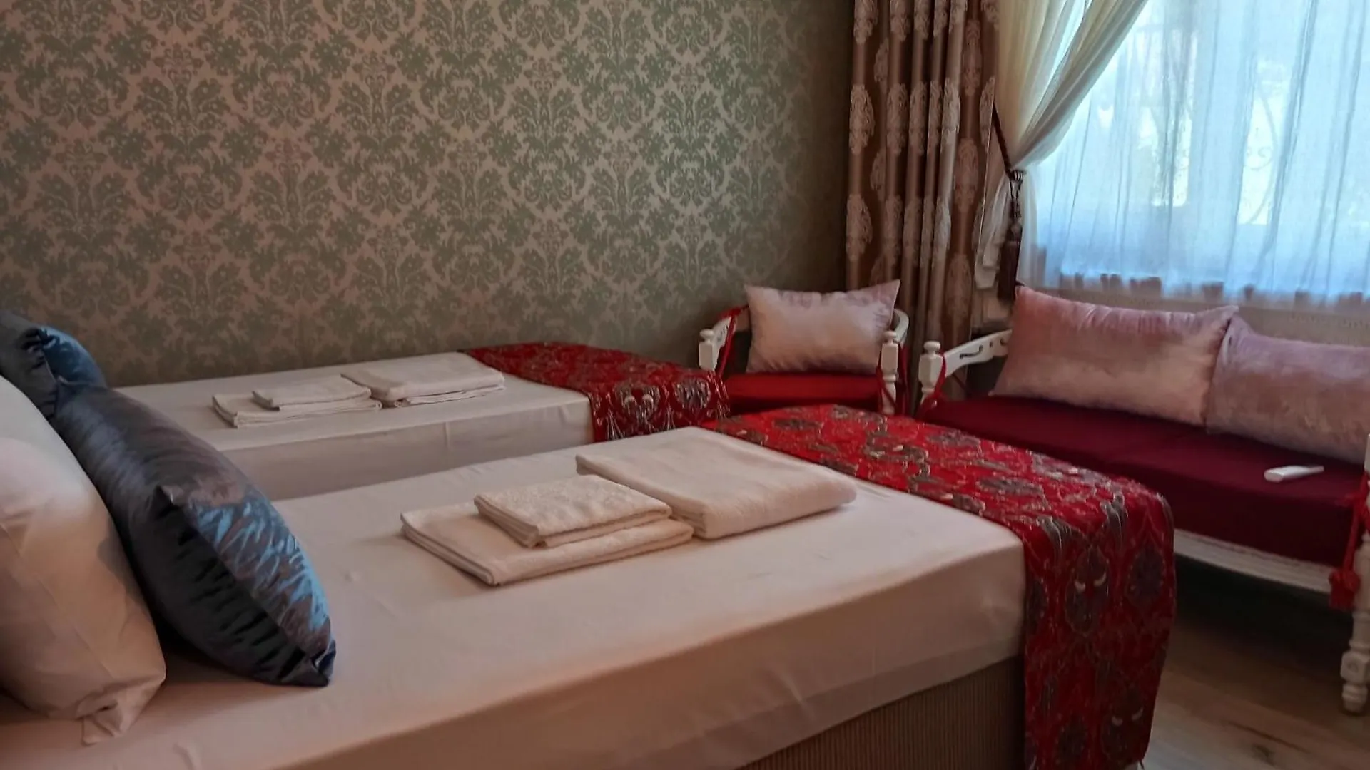 2 Bedroom Ground Floor Apartment Great Location Istanbul Turkey