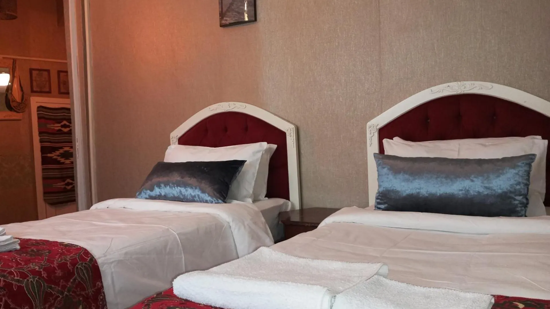 2 Bedroom Ground Floor Apartment Great Location Istanbul Turkey