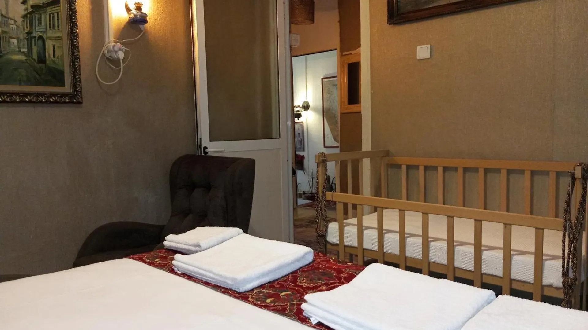2 Bedroom Ground Floor Apartment Great Location Istanbul